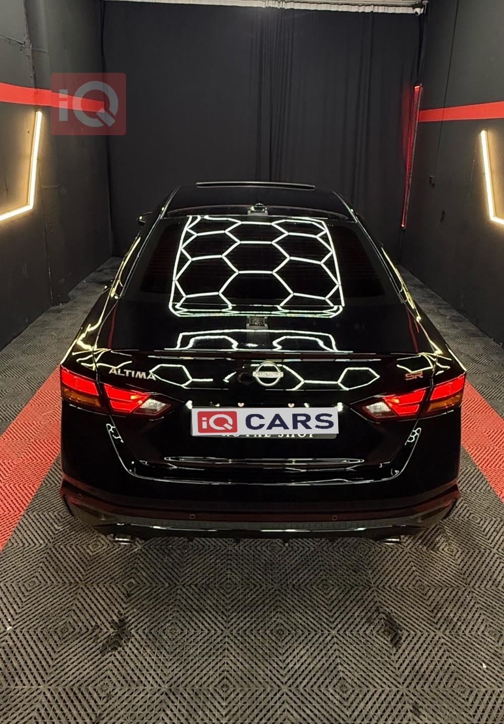 نيسان ألتيما